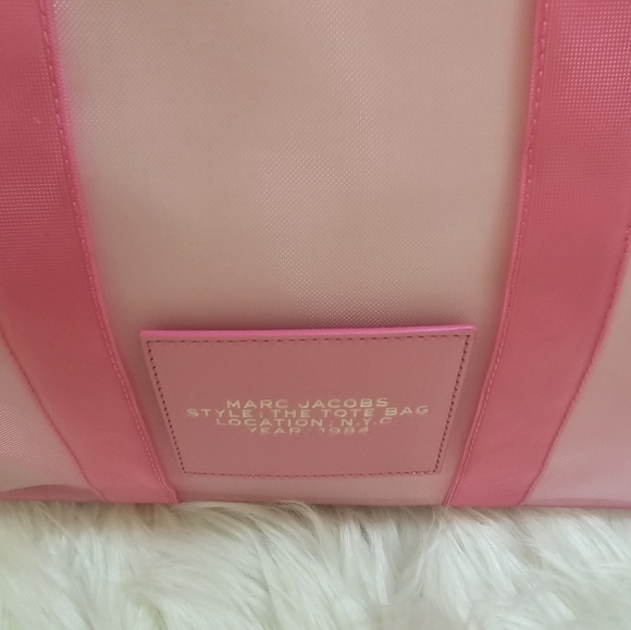 💕🎉HOST PICK🎉💕 Marc Jacobs The Medium Traveler Mesh Tote Bag - Picture 4 of 9